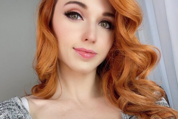 Discover Amouranth: Bio/Wiki & Career Achievements