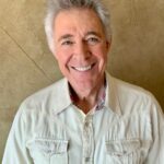 Barry Williams Net Worth: Discover His Wealth in 2024