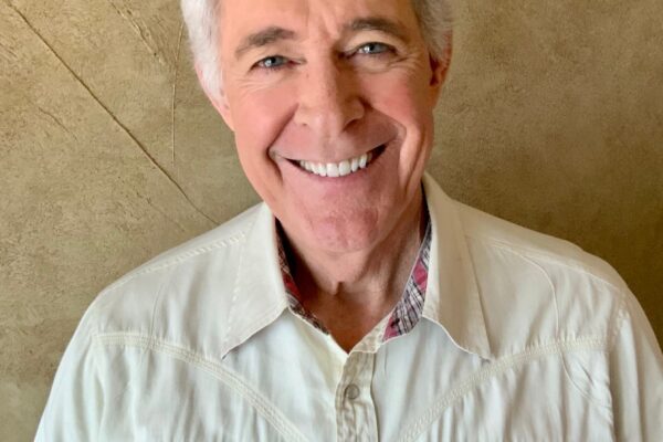 Barry Williams Net Worth: Discover His Wealth in 2024